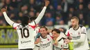 Milan sempat unggul cepat melalui gol gelandang Samuel Ricci di menit ke-4, namun tuan rumah menyamakan kedudukan lewat sepakan Ademola Lookman di menit ke-35. (Spada/LaPresse via AP)