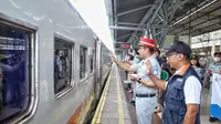 Kementerian BUMN melepas peserta Mudik Bersama BUMN 2023 moda transportasi kereta api. (Dok KBUMN)