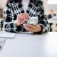 Metode 50/30/20 bisa menjadi panduan sederhana untuk membagi penghasilan sesuai kebutuhan, keinginan, dan tabungan. [Dok/Pexels.com/Yan Krukau]