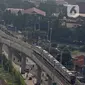 Rangkaian kereta Moda Raya Terpadu (MRT) memasuki stasiun MRT Lebak Bulus, Jakarta, Selasa (9/6/2020). Mulai 8 Juni kemarin, PT MRT Jakarta mengubah jarak antar kereta (headway) untuk jam sibuk pada hari kerja adalah 5 menit dan 10 menit di jam non-sibuk. (Liputan6.com/Herman Zakharia)