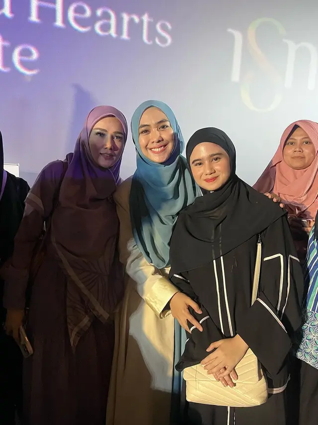 7 Potret Tissa Biani dan Mulan Jameela Hadiri Kajian Ustazah Dunia Shuaib