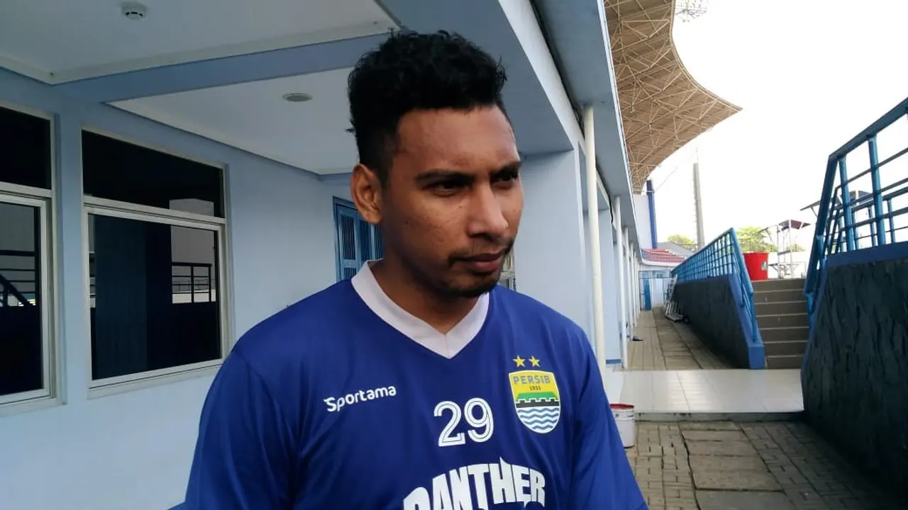 Persib Bandung, Rolando Simon Mandoen