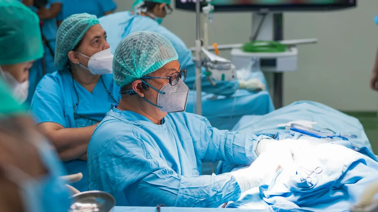 Kemampuan dokter Indonesia dalam menangani gangguan pendengaran tak kalah dari dokter luar negeri. Termasuk dalam penanganan implan koklea. (Dok Jakarta Ear and Hearing Center)