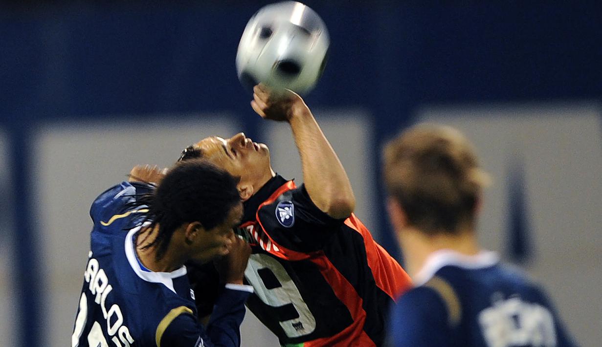 Bersama De Graafschap, klub kasta kedua Liga Belanda, ia berhasil meraih juara liga sebanyak dua kali pada musim 2006/2007 dan 2009/2010. (AFP/Hrvoje Polan)