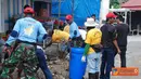 Citizen6, Nunukan: Karya bhakti yang merupakan bagian dari kegiatan bertajuk " Pekan Kebangsaan " itu digelar atas kerja sama antara Tim Ekspedisi Khatulistiwa Sub Korwil 05 Nunukan dan Pemkab Nunukan, Selasa (15/5).(Pengirim: Badarudin Bakri)