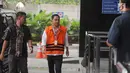 Anggota DPRD Kota Malang Suprapto tiba di gedung KPK untuk menjalani pemeriksaan, Jakarta, Rabu (18/4). Suprapto diperiksa sebagai tersangka dalam kasus dugaan suap terkait pembahasan APBD-P Pemerintahan Kota Malang TA 2015. (merdeka.com/Dwi Narwoko)