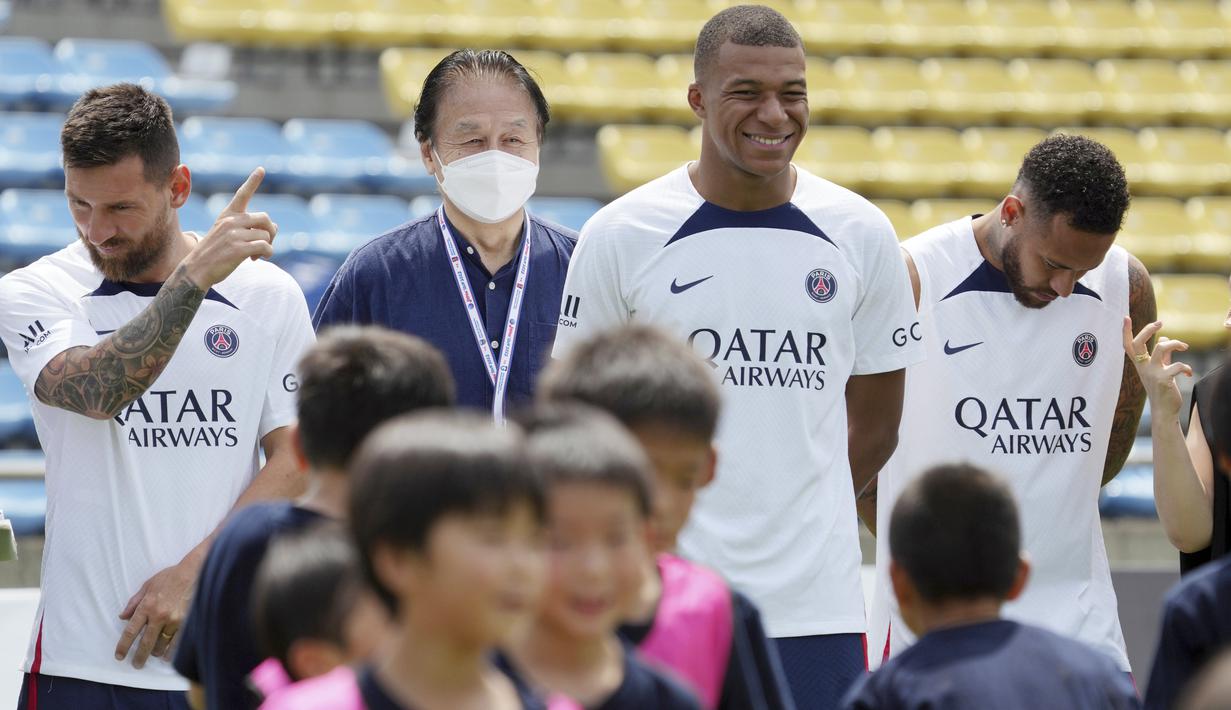 Selama 10 hari berada di Negeri Sakura, PSG akan menjajal tiga tim kasta tertinggi Liga Jepang, J1 League, yaitu Kawasaki Frontale, Urawa Red Diamonds, dan Gamba Osaka.