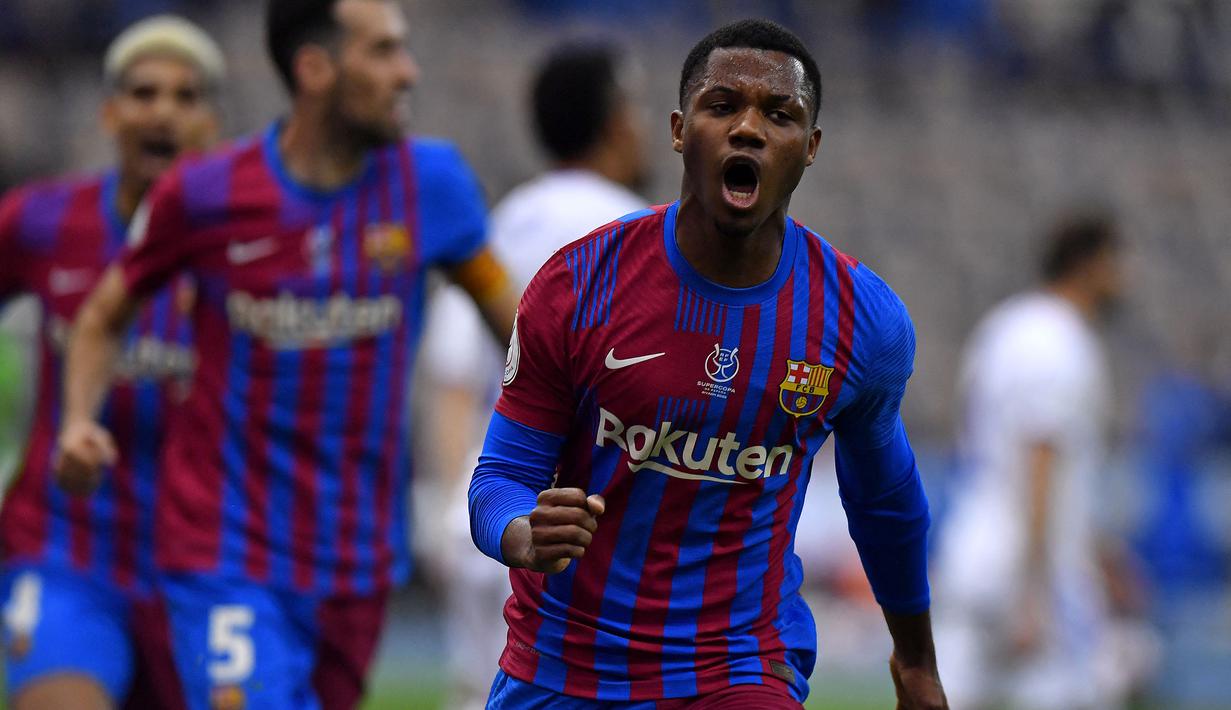 Sebelas menit berselang, Barca lagi-lagi menyamakan kedudukan untuk yang kedua kalinya. Ansu Fati yang lolos dari penjagaan berhasil menyundul bola hasil umpan silang dari Jordi Alba. (AFP)