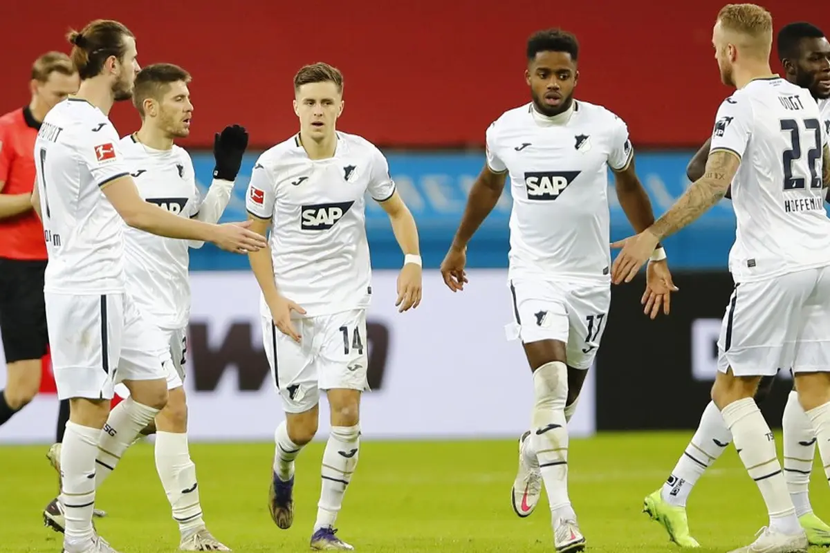 FOTO: Taklukkan Hoffenheim, Bayer Leverkusen Geser Bayern Munchen dari Puncak Klasemen