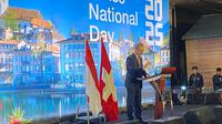 Duta Besar Swiss untuk Indonesia Olivier Zehnder menyampaikan pidatonya dalam acara Swiss National Day 2025 pada Jumat (1/8/2025) malam di Ayana Midplaza Hotel (Dok. Liputan6.com/Teddy Tri Setio Berty).