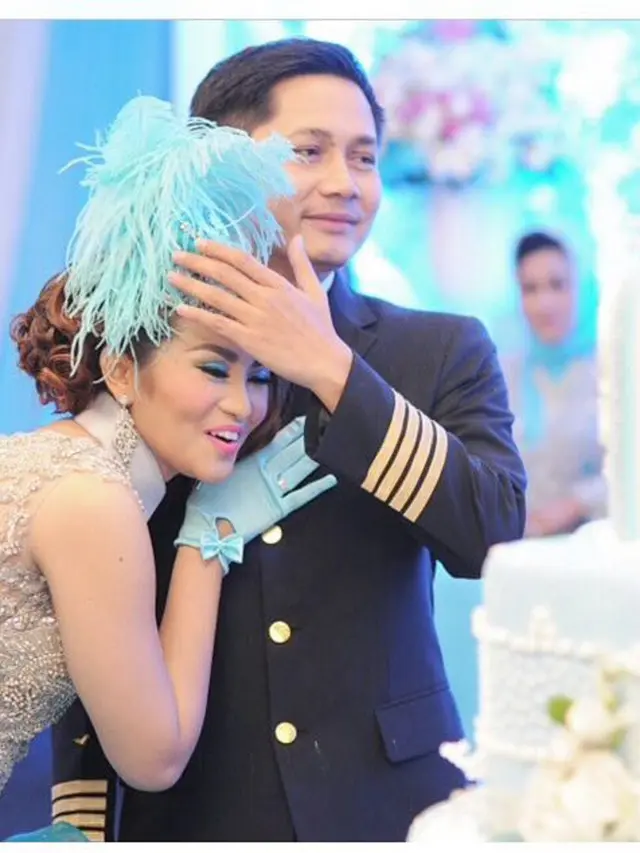 [Bintang] Fitri Carlina dan Hendra Sumendap
