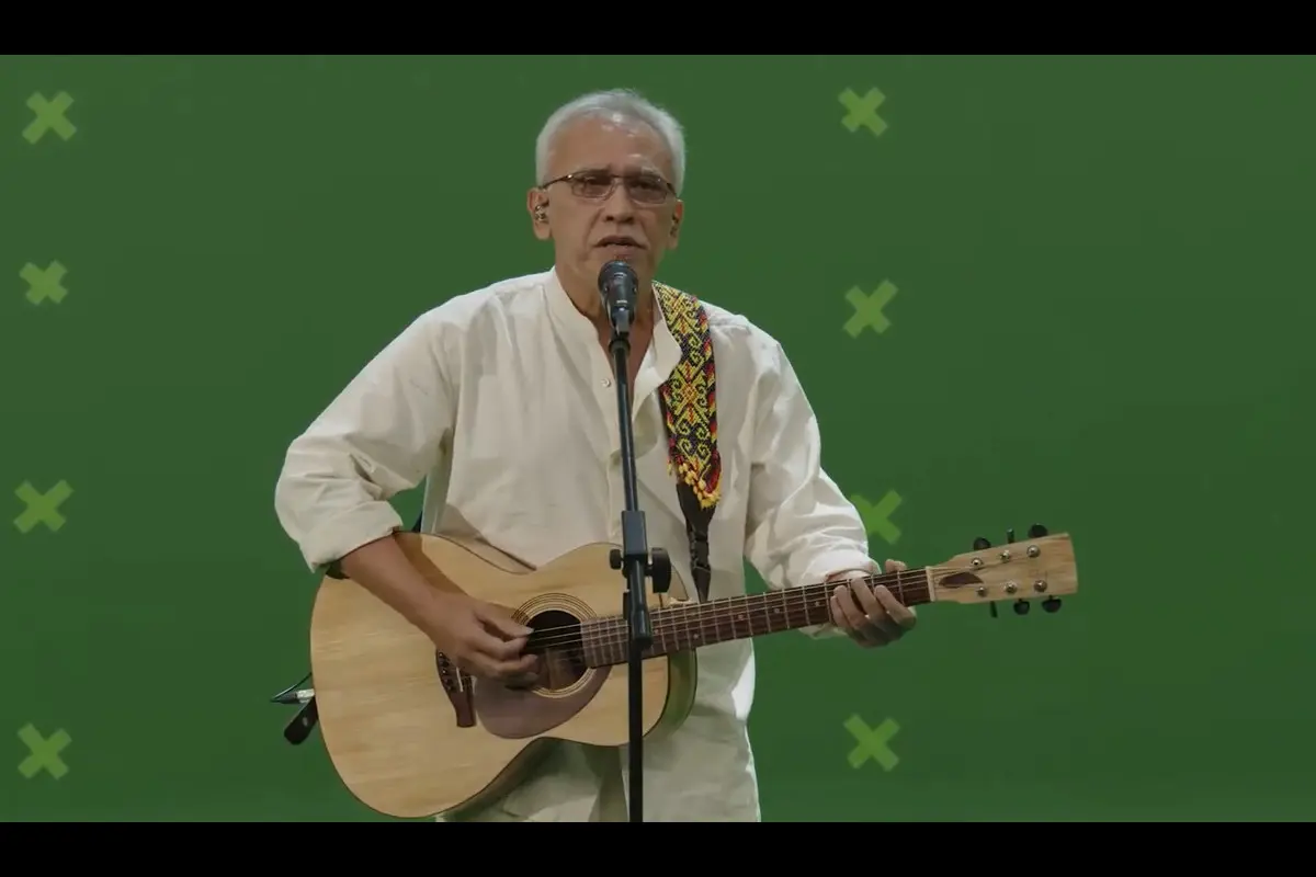 Iwan Fals di Konser Suara Cahaya Nusantara