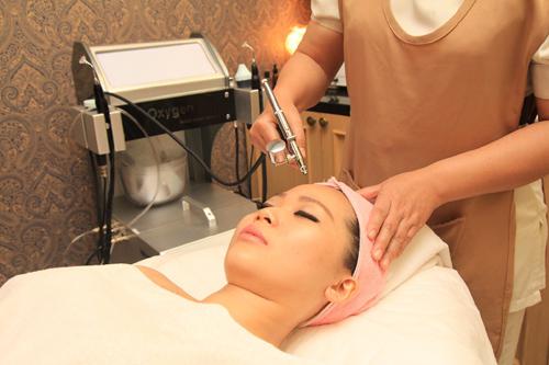 Oxygen Facial Therapy | copyright Beauty Couture
