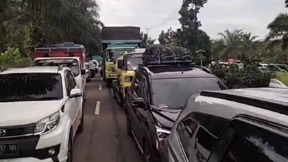 Waspada Jalur Mudik Lebaran di Sumatra: Rawan Rusak, Kriminal, dan Kecelakaan