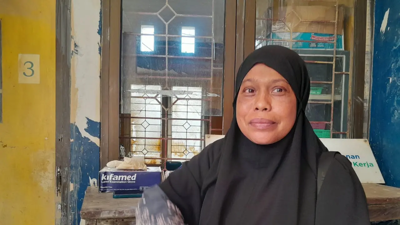 Rita, petugas di Puskesmas Kejuruan Muda, Aceh Tamiang yang menceritakan kondisinya dan keluarga usai banjir.