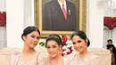 Dalam momen spesial pelantikannya, keluarganya juga turut hadir, memberikan dukungan penuh. Penampilan para srikandi yang meliputi Annisa Pohan, Aliya Rajasa, dan Almira Yudhoyono tak luput dari perhatian. [@ruby_26].