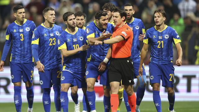 Foto: Cristiano Ronaldo dan Bruno Fernandes Kompak Bikin Gol, Timnas Portugal Lumat Bosnia, Kejar Rekor Sempurna di Kualifikasi Euro 2024