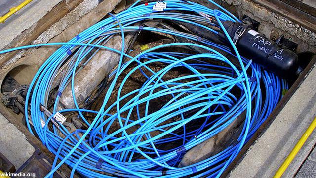 kabel-fiber-optic-130701b.jpg