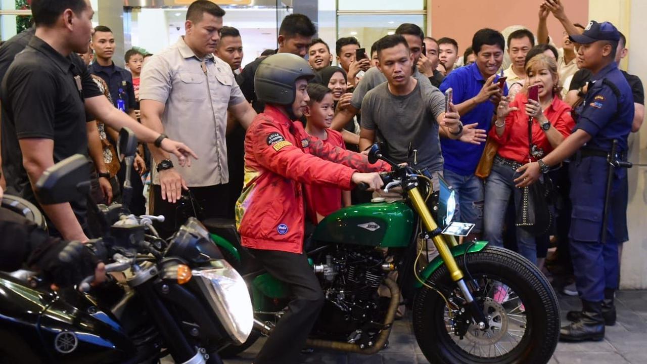 Gaya Jokowi dan Sepeda Motornya
