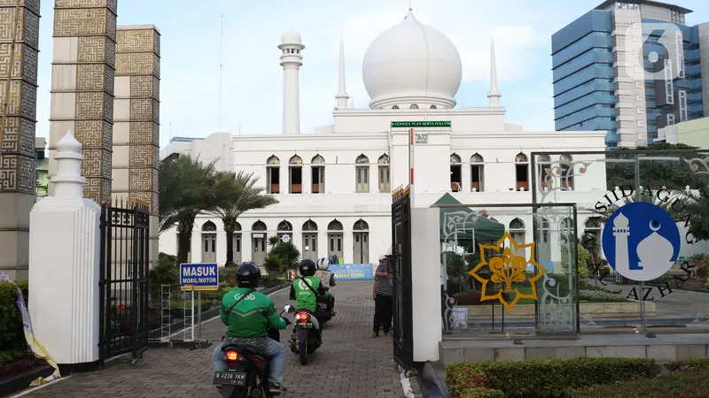 Pembagian Takjil Drive Thru ala Masjid Al Azhar Jakarta