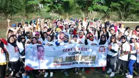 Relawan Puan Makassar Bagi Sembako Dukung Puan Maharani Capres 2024