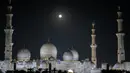 Masjid merupakan sebuah karya seni dengan arsitektur yang spektakuler, desain yang rumit, dan kemegahannya. (FADEL SENNA/AFP)