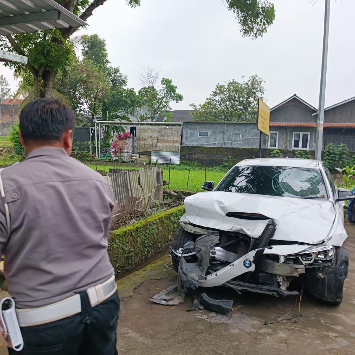 Mobil BMW Penabrak Mahasiswa UGM hingga Tewas di Sleman Belum Bayar Pajak