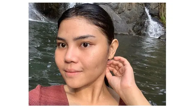 6 Potret Rosa Meldianti Tanpa Makeup, Tampil Natural