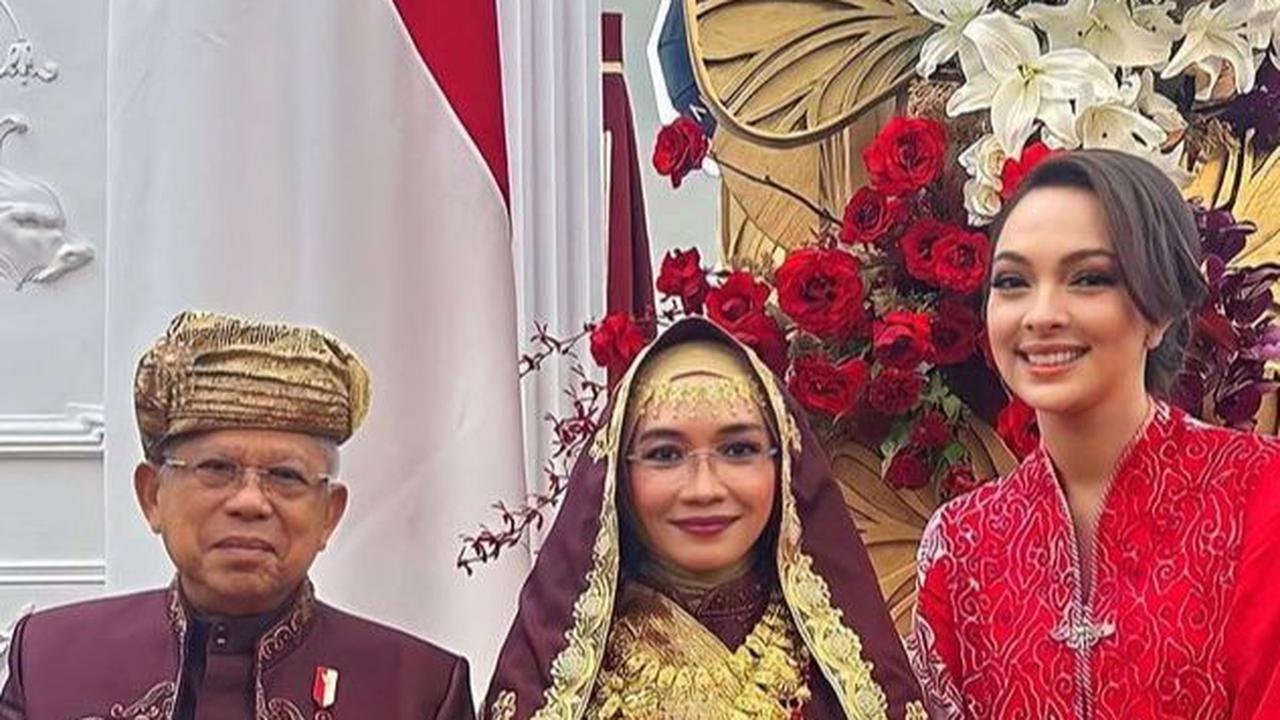 15 Potret Artis Ikut Upacara di Istana Merdeka, Nicholas Saputra hingga Happy Salma - Ada yang Memilih Ojek untuk Menghindari Macet