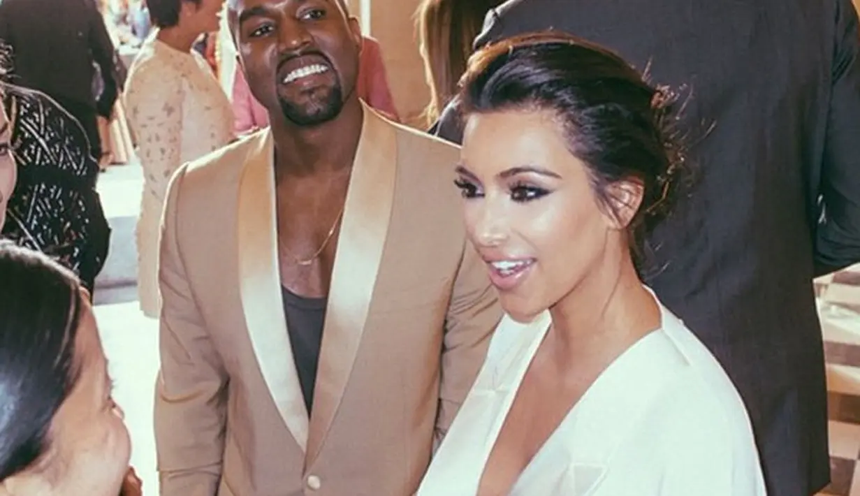 Saling medukung pekerjaan satu sama lain dan membesarkan aak bersama tentu saja menjadi hal yang didambakan setiap pasangan. (instagram/kimkardashian)