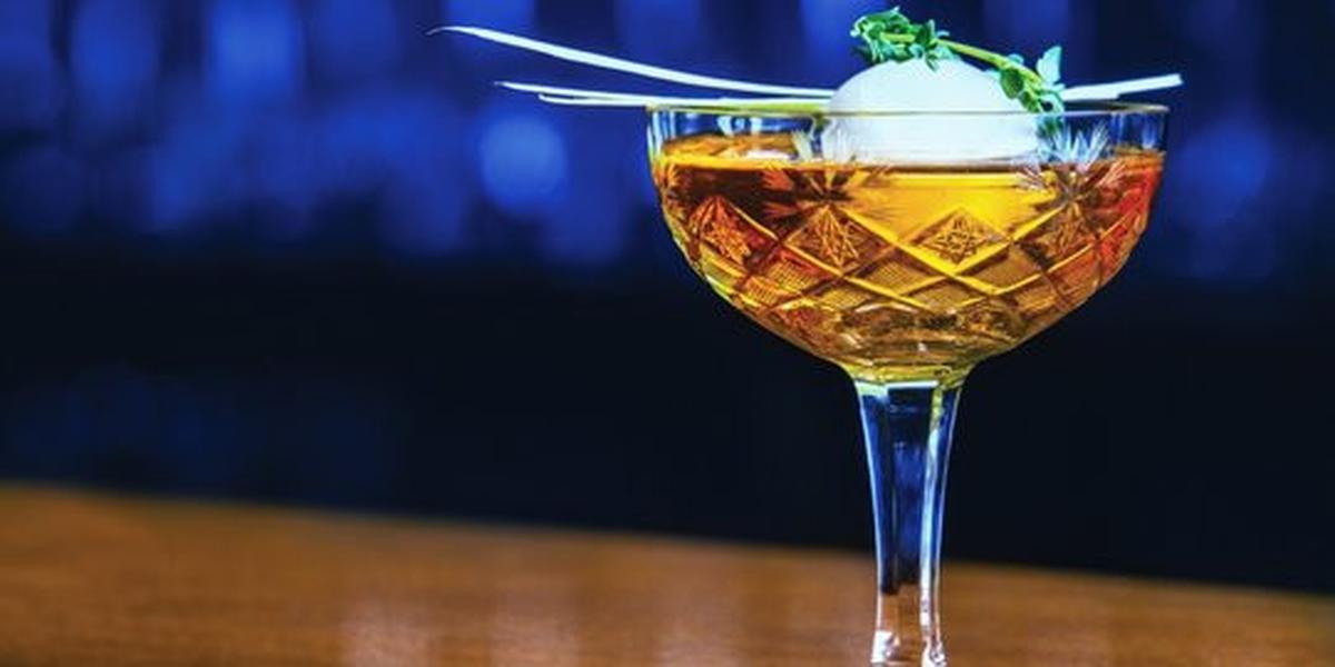 Minum (terlalu banyak) alkohol