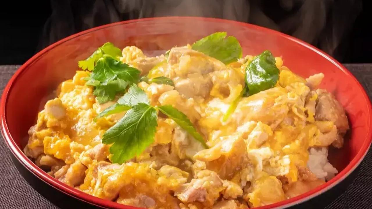 4. Resep Masakan Jepang: Oyakodon - Ayam Telur ala Jepang