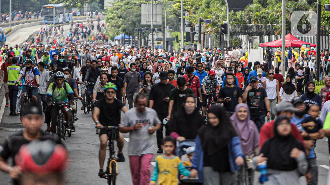 Kemenkes RI Mengimbau Agar Masyarakat Kembali Menggunakan Masker Guna Mencegah Tertular COVID-19 Meningat Kasus COVID Indonesia Mengalami Kenaikan Serta Kemunculan COVID Arcturus (Liputan6.com/Faizal Fanani)