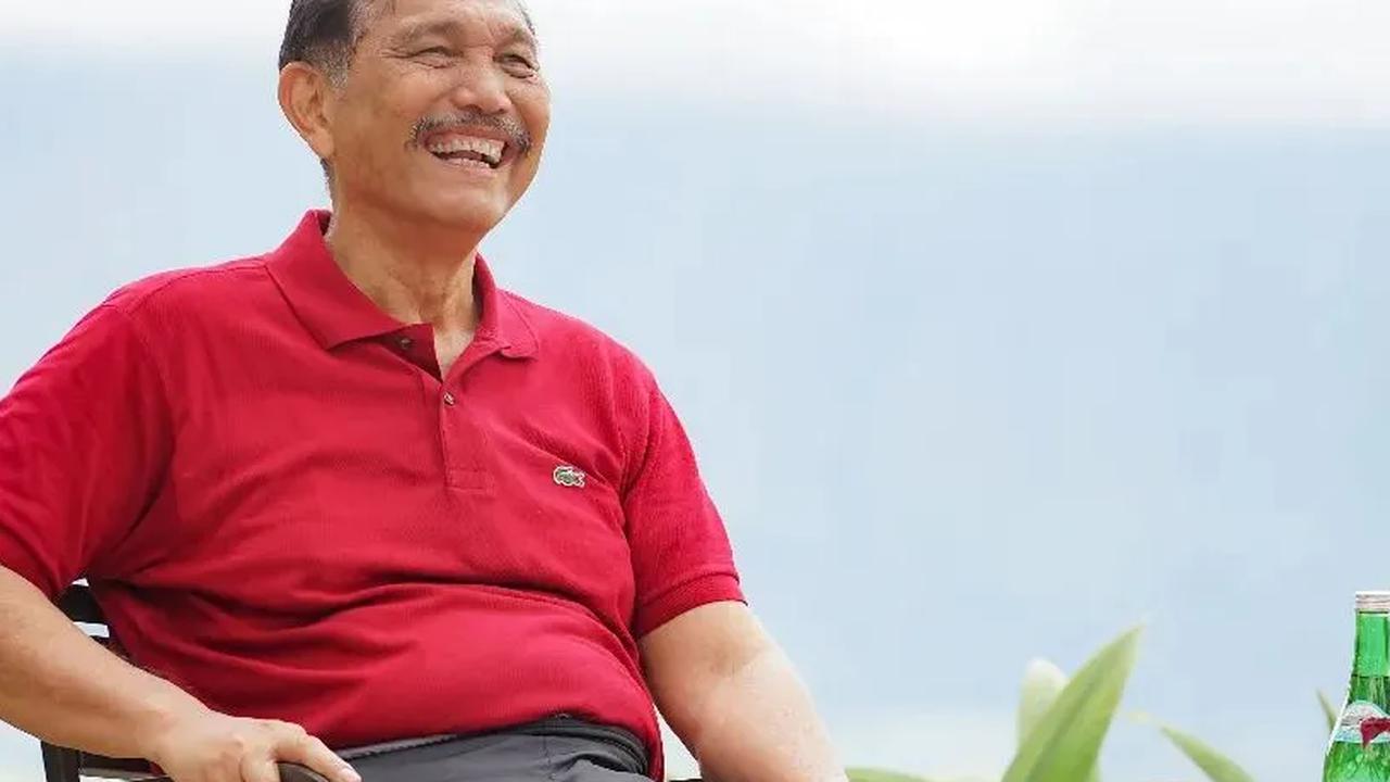 "Nanti saya sampaikan salamnya teman-teman semua, ya," pungkas Rachmat meninggalkan awak media.<br>