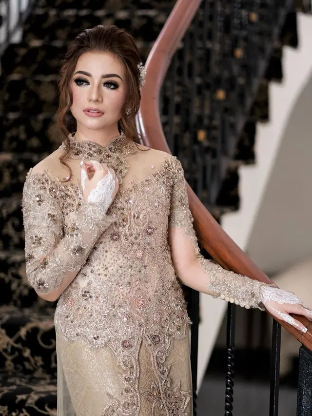 7 Pesona Rizkina, Kakak Rizky Nazar yang Curi Perhatian