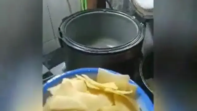 Tanpa Harus Dijemur, Begini Cara Ampuh Goreng Kerupuk Udang Supaya Ngembang dan Matang Sempurna