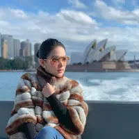 Syahrini saat liburan di Sydney, Australia. (dok. Instagram @princessyahrini/https://www.instagram.com/p/BzEcgqth_AR/Putu Elmira)