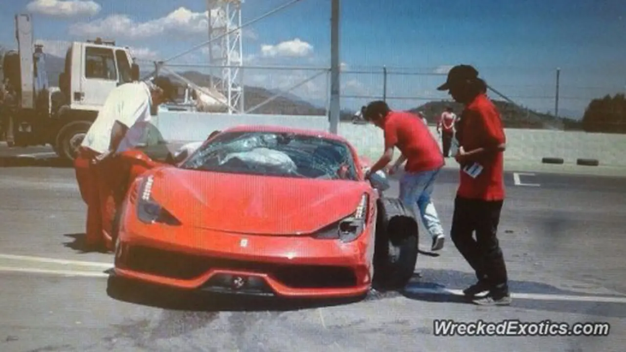 Giliran Ferrari 458 Italia Temui Ajal di Chili
