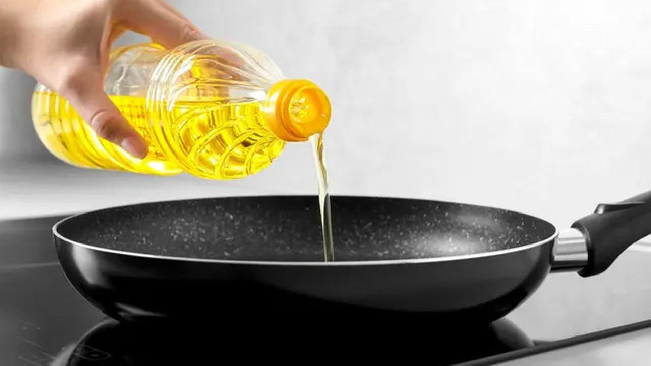 Tips Menggoreng Pempek Agar Tidak Meletus dan Lengket