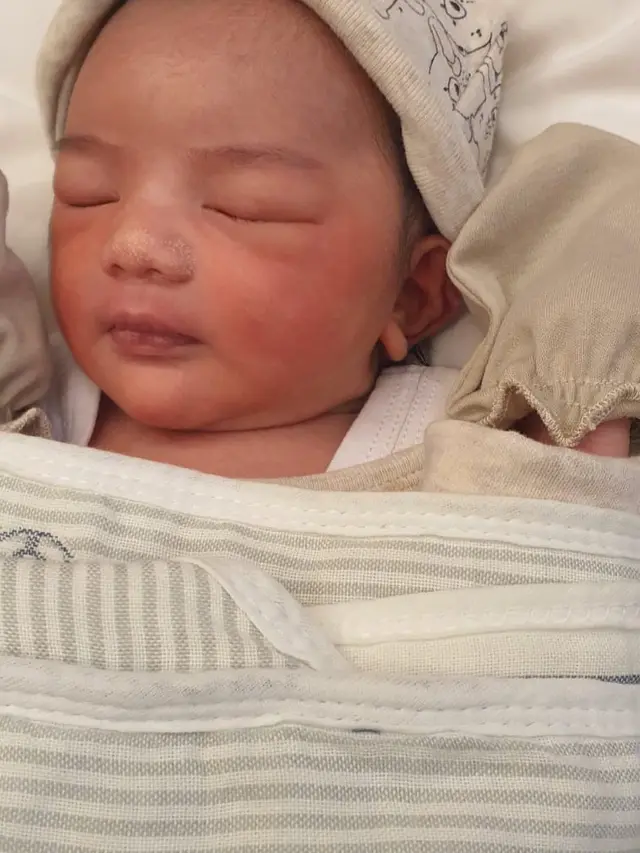 Opick - Bebi Silvana dikaruniai bayi laki-laki. (Foto: ist.)