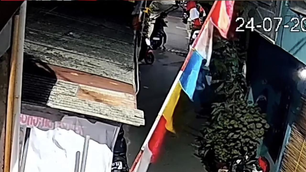 Curanmor di Jaktim Terekam CCTV, Scoopy Raib Hitungan Menit