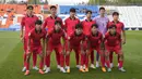 Para pemain starting XI Timnas Korea Selatan U-20 berfoto sebelum dimulainya laga Grup F Piala Dunia U-20 2023 menghadapi Prancis di Malvinas Argentinas Stadium, Mendoza, Argentina, Selasa (23/5/2023) dini hari WIB. (AP Photo/Natacha Pisarenko)