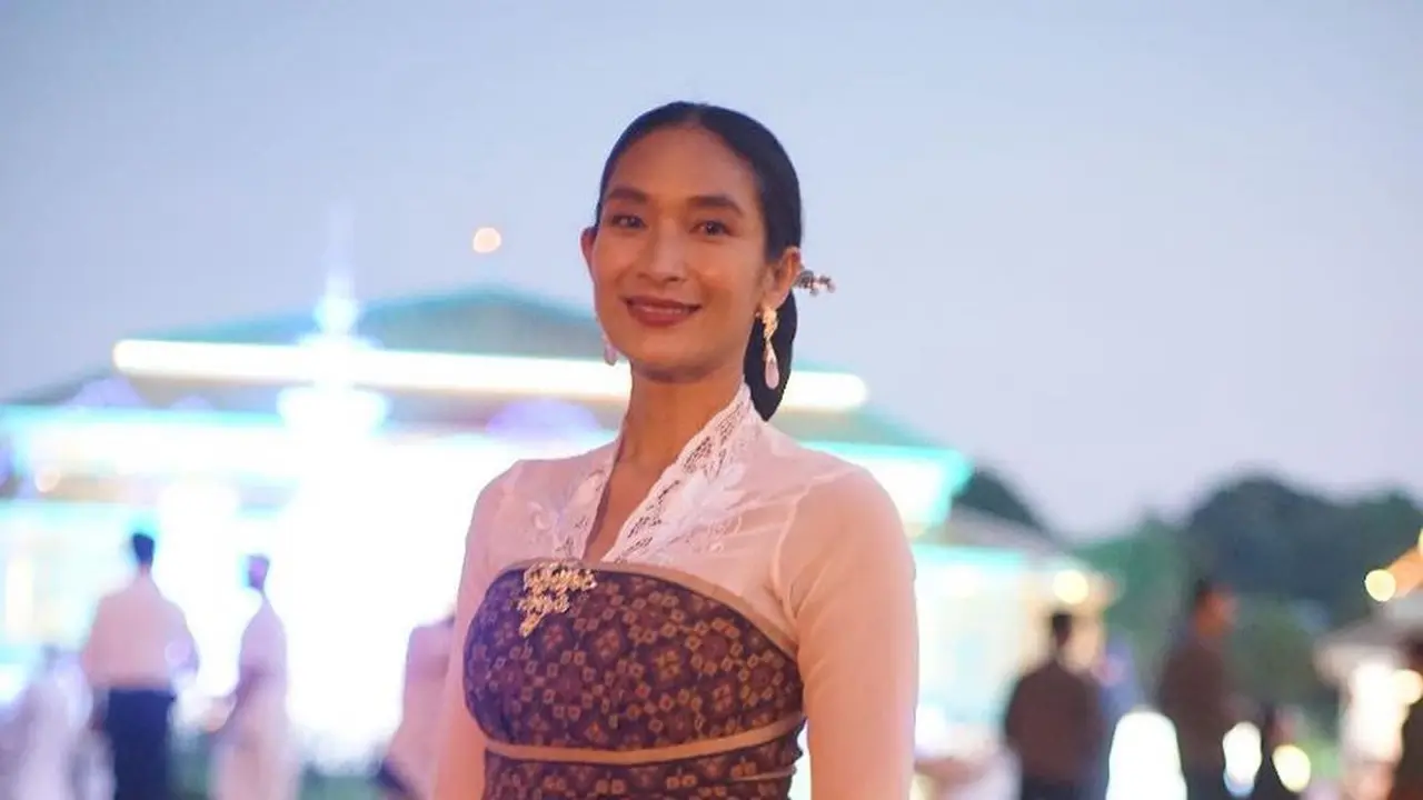 10 Pilihan Kebaya Happy Salma untuk Tampil Modern dengan Sentuhan Etnik