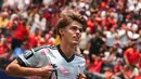 Penyerang Belgia Charles De Ketelaere merayakan gol pertama timnya selama pertandingan perempat final Piala Dunia 2026 antara Spanyol dan Belgia di Stadion Los Angeles di Inglewood, Jumat, 10 Juli 2026. (AFP/ Etienne Laurent)