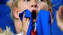 Seorang suporter cilik timnas Islandia bereaksi menyaksikan pertandingan Grup D Piala Dunia 2018 melawan Argentina di Stadion Spartak, Moskow pada 16 Juni 2018. (AFP PHOTO / Alexander NEMENOV)