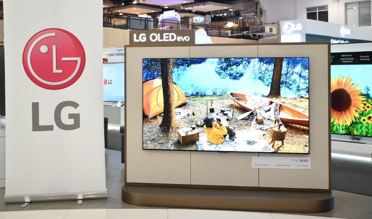 “Produk ini mewakili upaya kami terus mendorong inovasi OLED TV pada tingkat lebih tinggi. Pada reproduksi warna, kecerdasan, dan terapan desain istimewa bagi mereka yang tak menegosiasikan satu di antaranya untuk kepuasan memiliki TV.”&nbsp;
