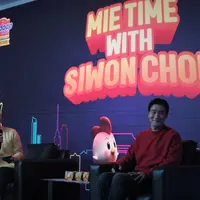 Choi Siwon cicip Korean Cheese Buldak dari Mie Sedaap