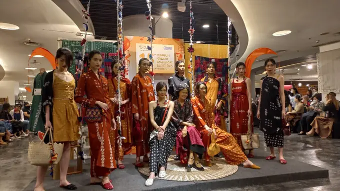 Sejauh Mata Memandang Garap Koleksi Khusus di Alun-Alun Indonesia