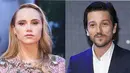 Pasangan baru kembali tersiar. Setelah Selena Gomez dan The Weeknd, kini giliran SUki Waterhouse dan Diego Luna. Tertangkap sedang bergandengan tangan, keduanya tengah liburan bersama. (doc.aceshowbiz.com)