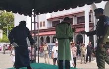 Langgar Syariat Islam di Aceh, 9 Orang Dihukum Cambuk